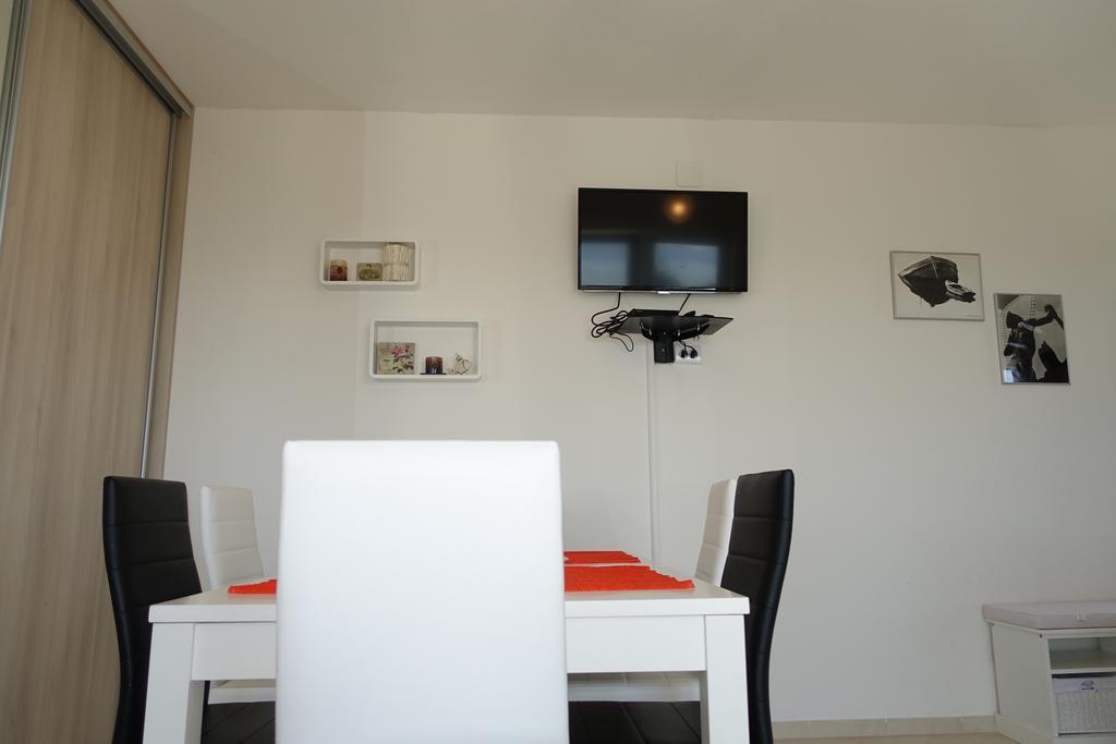 Olive Apartments Ugljan Eksteriør bilde