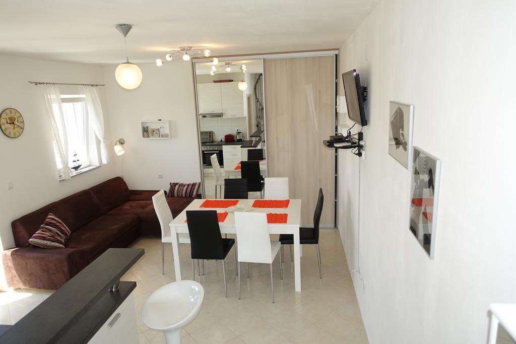 Olive Apartments Ugljan Eksteriør bilde